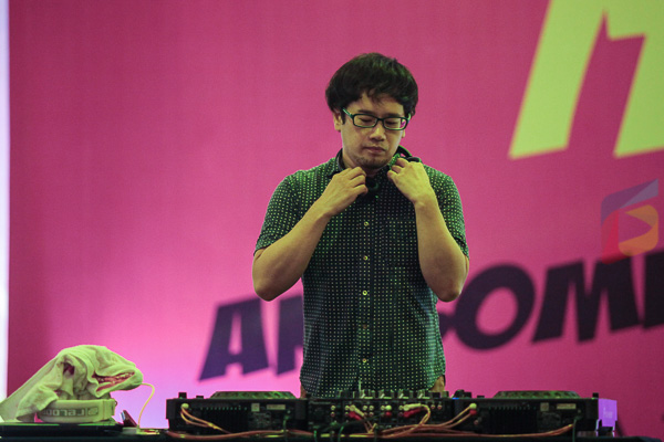 DJ-Night-Indonesia-Toy-Game-Comic-Convention-gwigwi-8