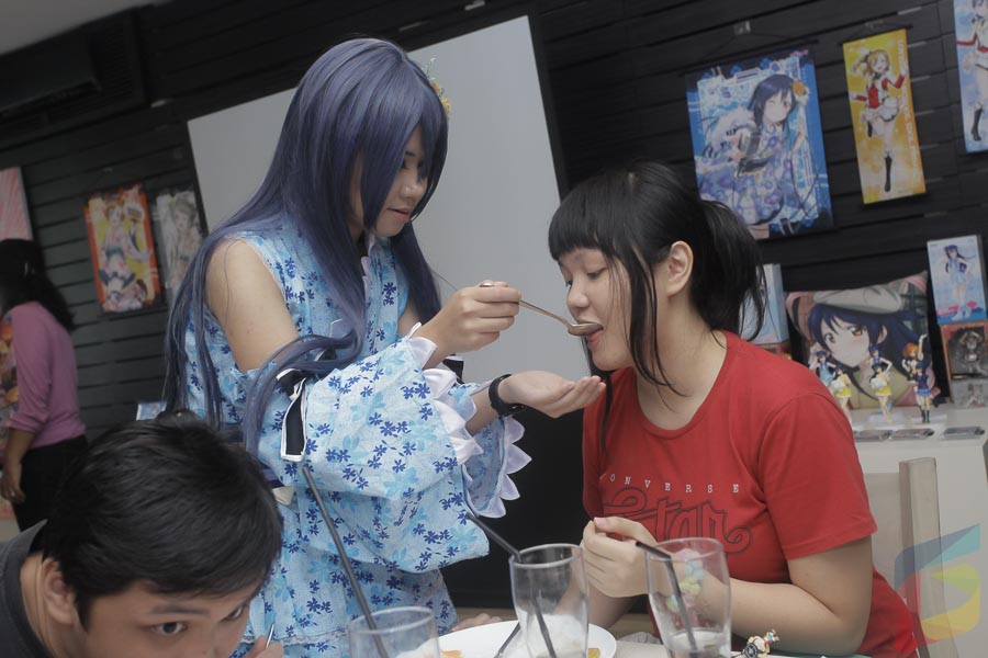 love-live-cosplay-maid-cafe-starmuse-ambassador-cafe-gwigwi-featured (17 of 53)