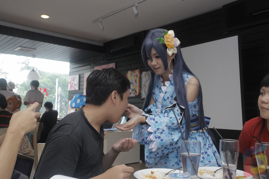 love-live-cosplay-maid-cafe-starmuse-ambassador-cafe-gwigwi-featured (18 of 53)