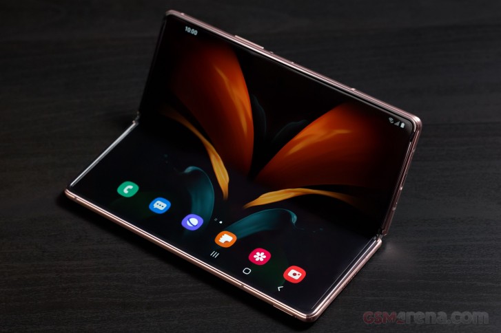 Samsung Galaxy Z Fold2 hadir dengan layar lebih besar, engsel tersembunyi baru
