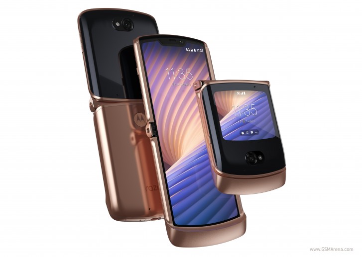 Motorola Razr 5G dalam Blush Gold