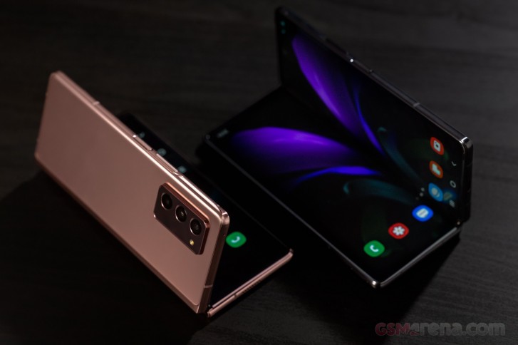 Samsung Galaxy Z Fold2 hadir dengan layar lebih besar, engsel tersembunyi baru