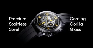 Jam tangan S Pro memiliki casing baja tahan karat dan tali jam ditawarkan dalam empat warna