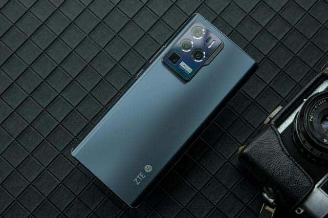 ZTE Akson 30