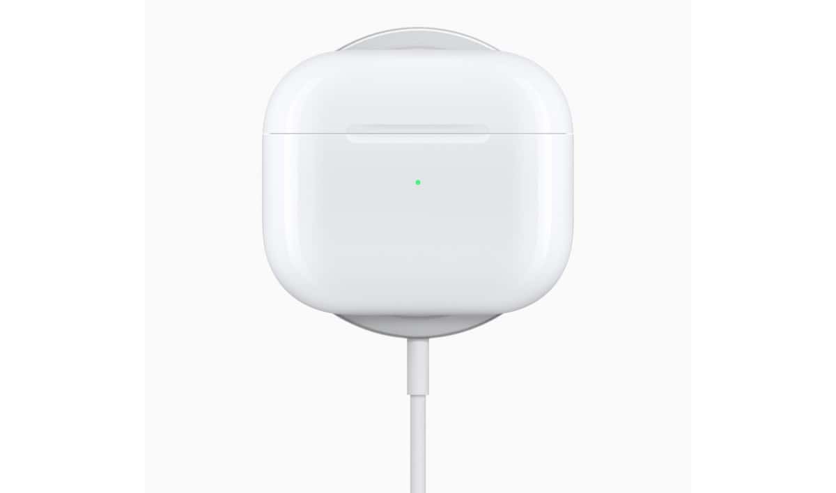 Apple memperkenalkan AirPods 3 dengan masa pakai baterai lebih lama dan dukungan MagSafe, Apple Music Voice Plan