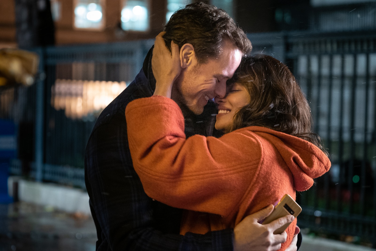 Review Film Love Again, Membuka Hati Dan Semesta Pun Berbaik Hati