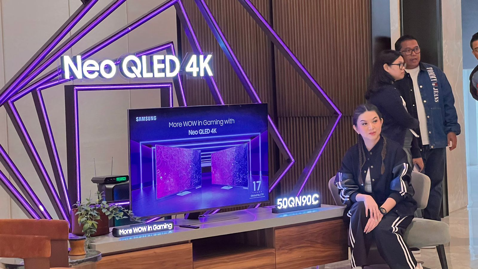 Samsung Electronics Indonesia Memperkenalkan Tv Untuk Para Gamers, Hadir Dengan Panel Neo Qled 4k Dan Software Utilitas Game Bar!