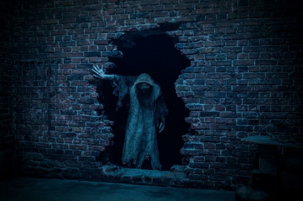 Review Film Baghead, Kutukan Warisan