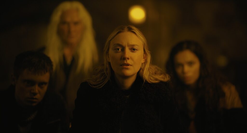 Review Film The Watchers, Jangan Melanggar Aturan