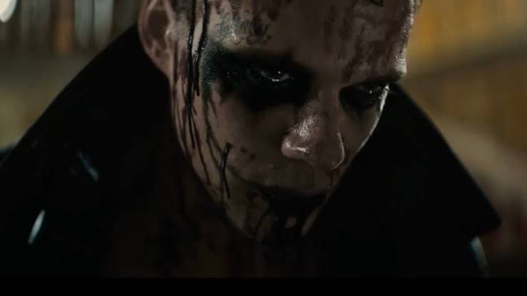Review The Crow (2024), Mencoba Setia Dengan Komiknya