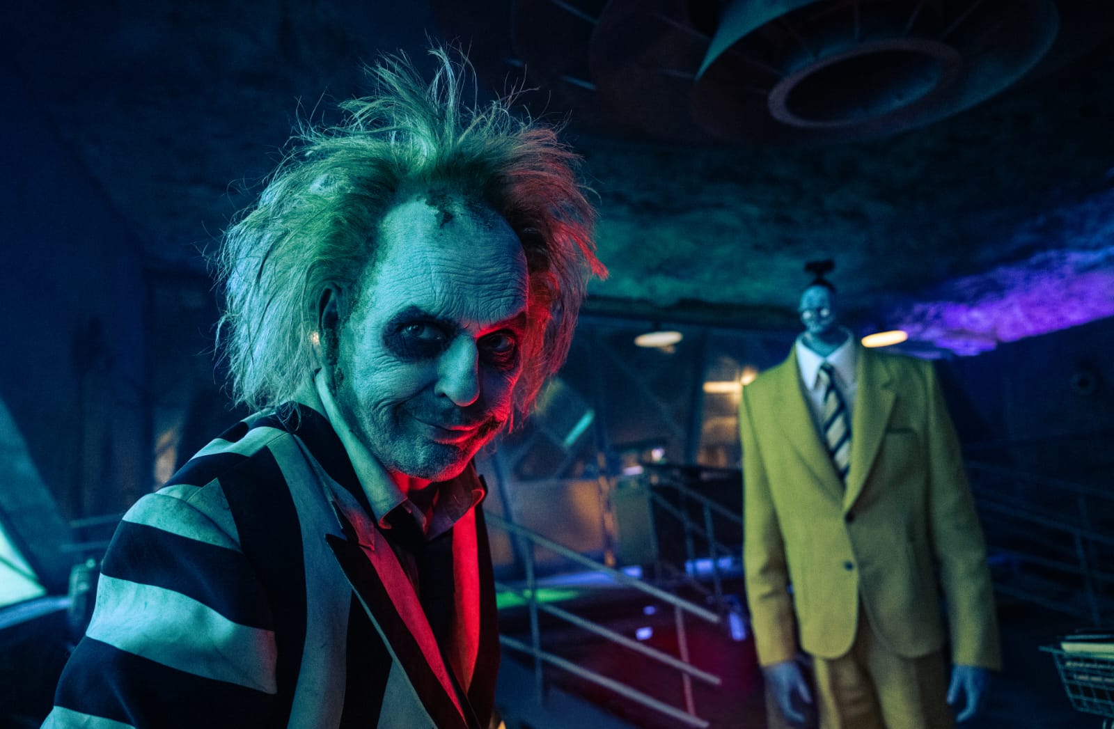 Review Film Beetlejuice Beetlejuice, Same Old With Less Charm
