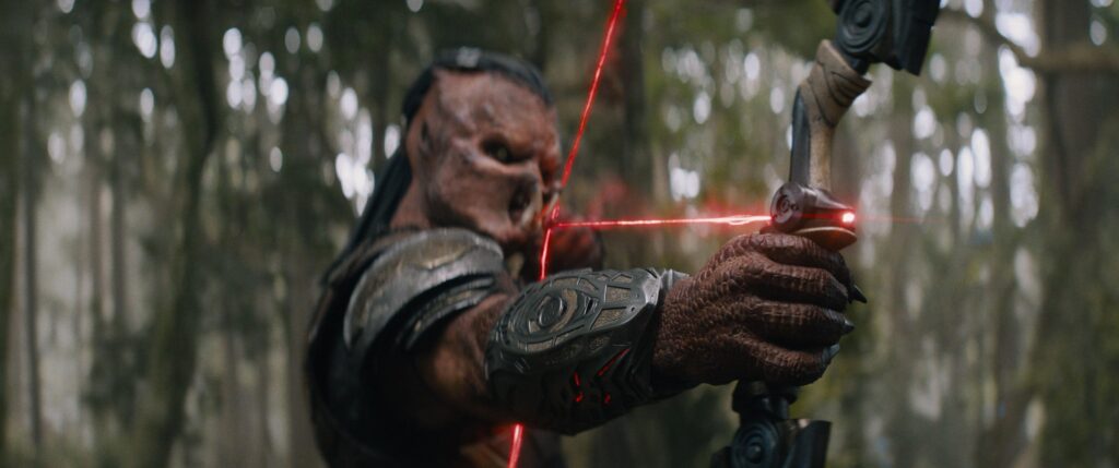 Review Film Predator Badlands, Perjuangan Predator Yang Menjadi Mangsa