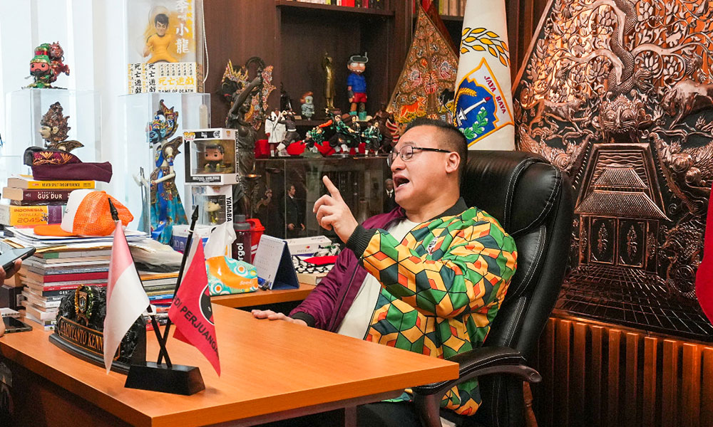 Bang Kenneth: Otaku Yang Kebetulan Juga Anggota Dewan