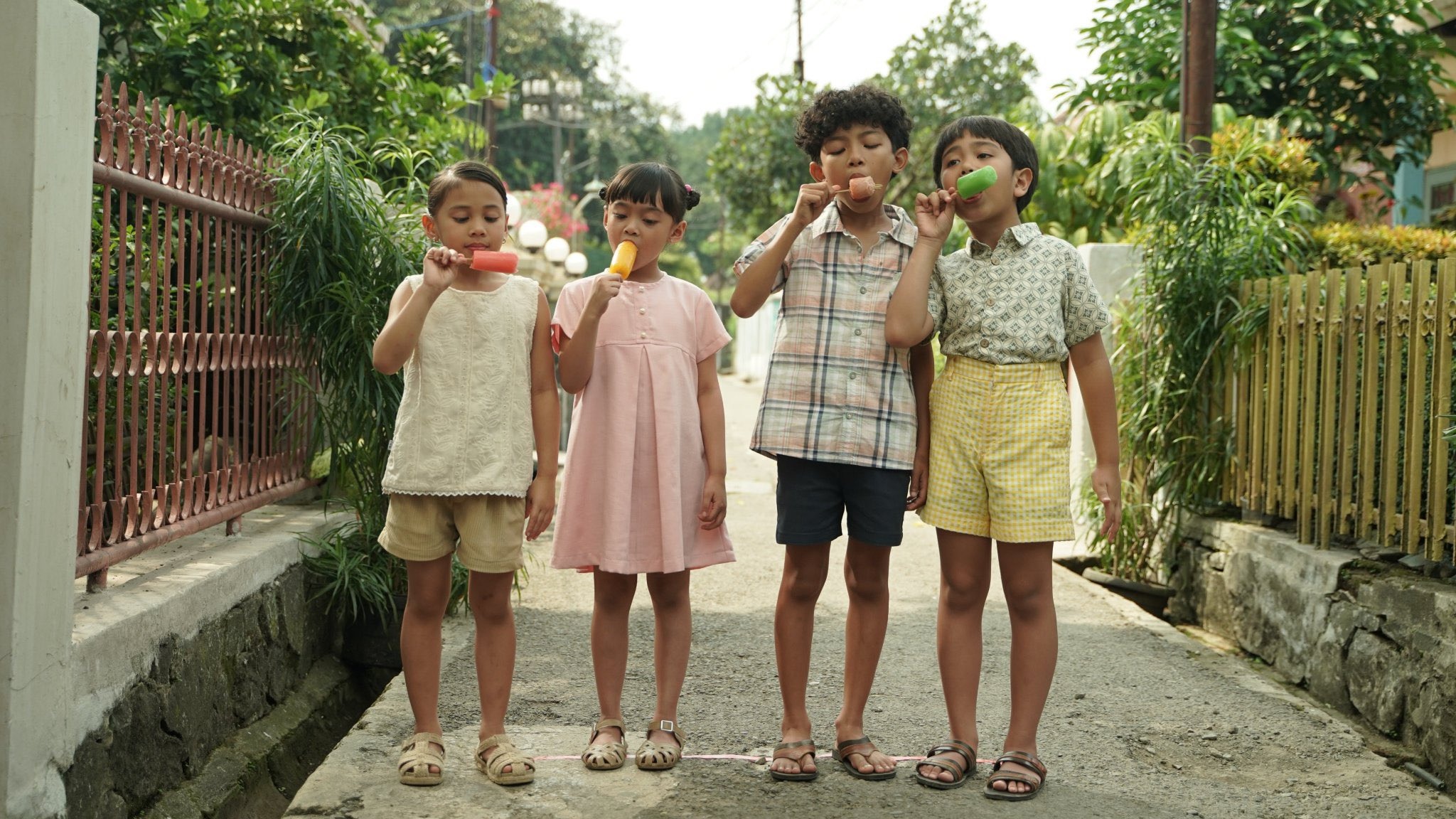 Review Film Na Willa, Surat Cinta Untuk Masa Kecil Yang Ajaib