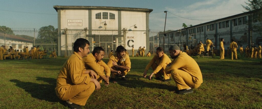 Review Film Indonesia Ghost In The Cell, Napi Nyinyir Pemerintah Dan Menghadapi Horor Brutal Di Persembahan Terbaru Joko Anwar