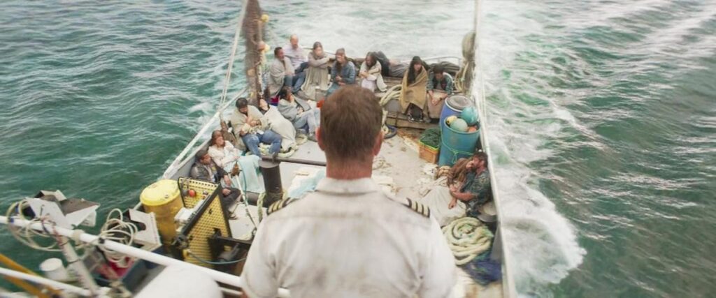 Review Film Deep Water: Terdampar Bersama Hiu