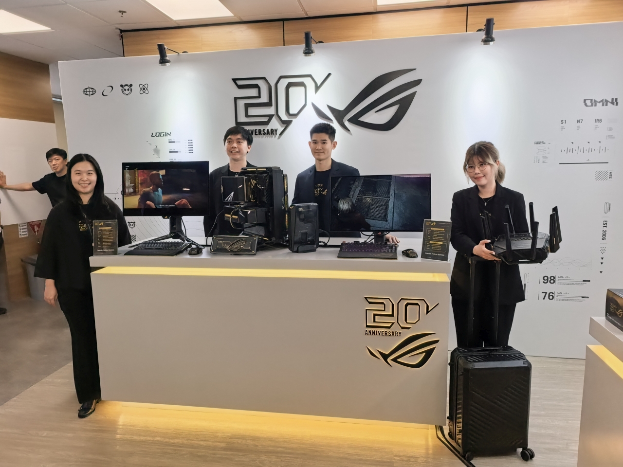 Rayakan Dua Dekade Inovasi Gaming: Asus Rog Resmi Hadirkan Lini Eksklusif Rog Edition 20 Di Indonesia!