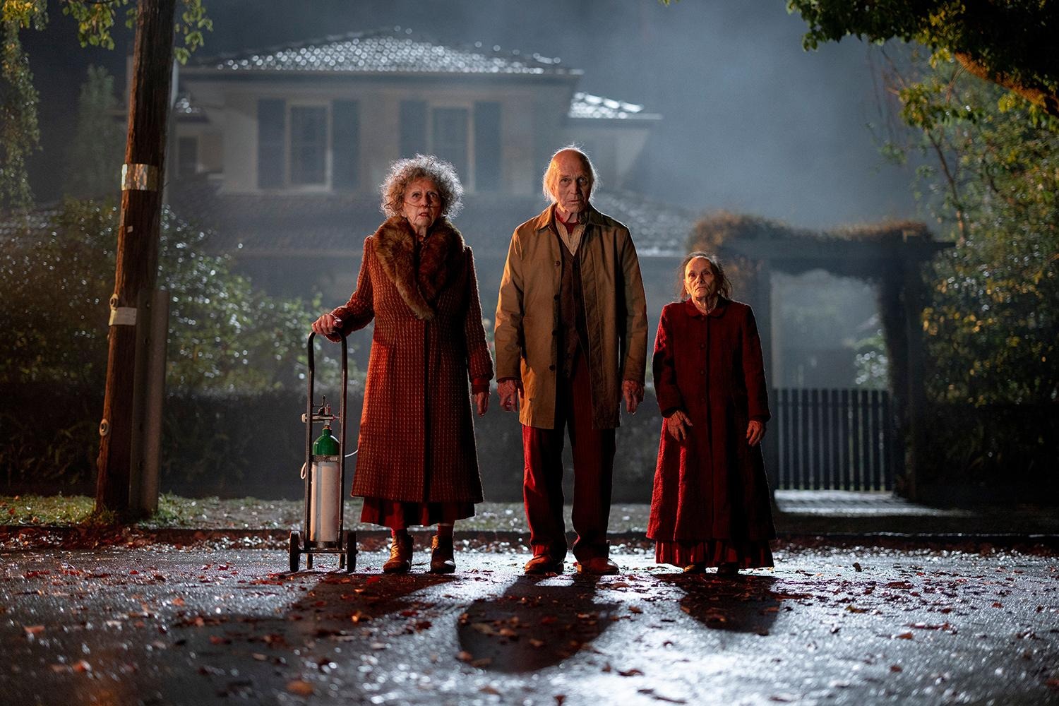 Review Film Insidious Out Of The Further, Wahana Rumah Hantu Ala The Further