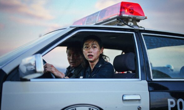 Review Film Hope, Big Trouble In Little Village