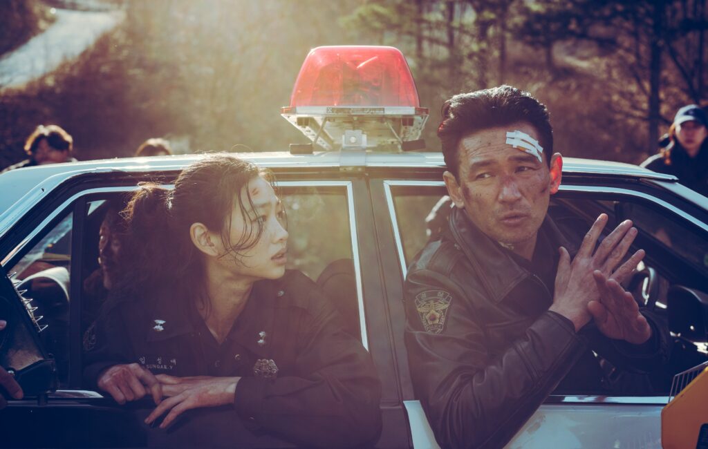 Review Film Hope, Big Trouble In Little Village