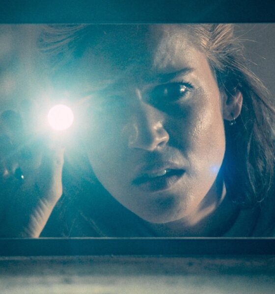 Review Film Crawlers, Jangan Buka Mulut Saat Tidur